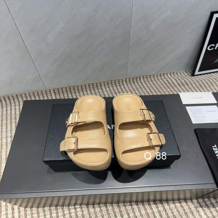Picture of Chanel Slippers _SKUChanelsz35-40J07023203